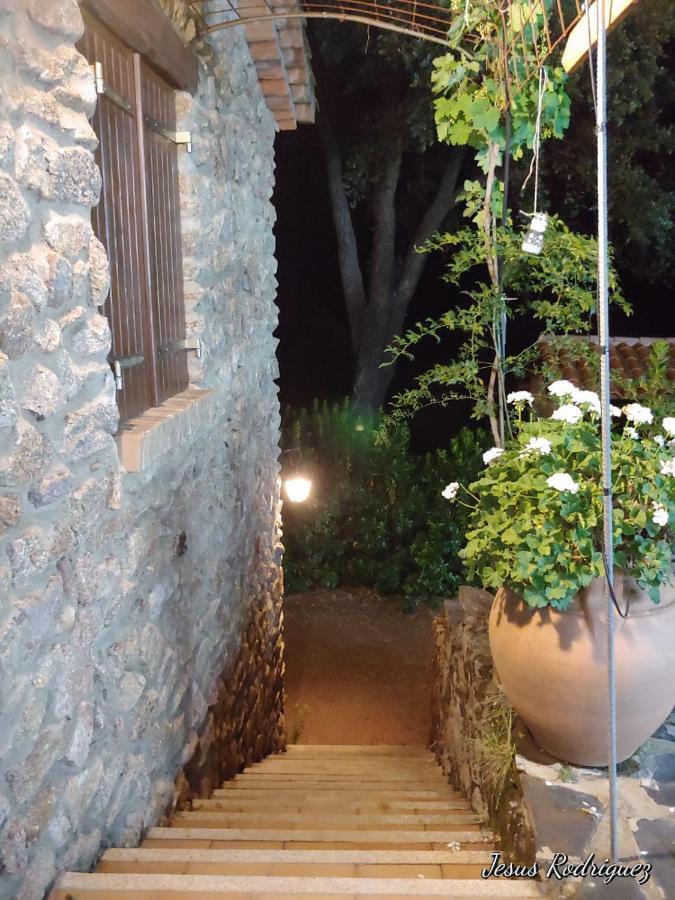 La Simona Casa Rural Perales del Puerto Bagian luar foto